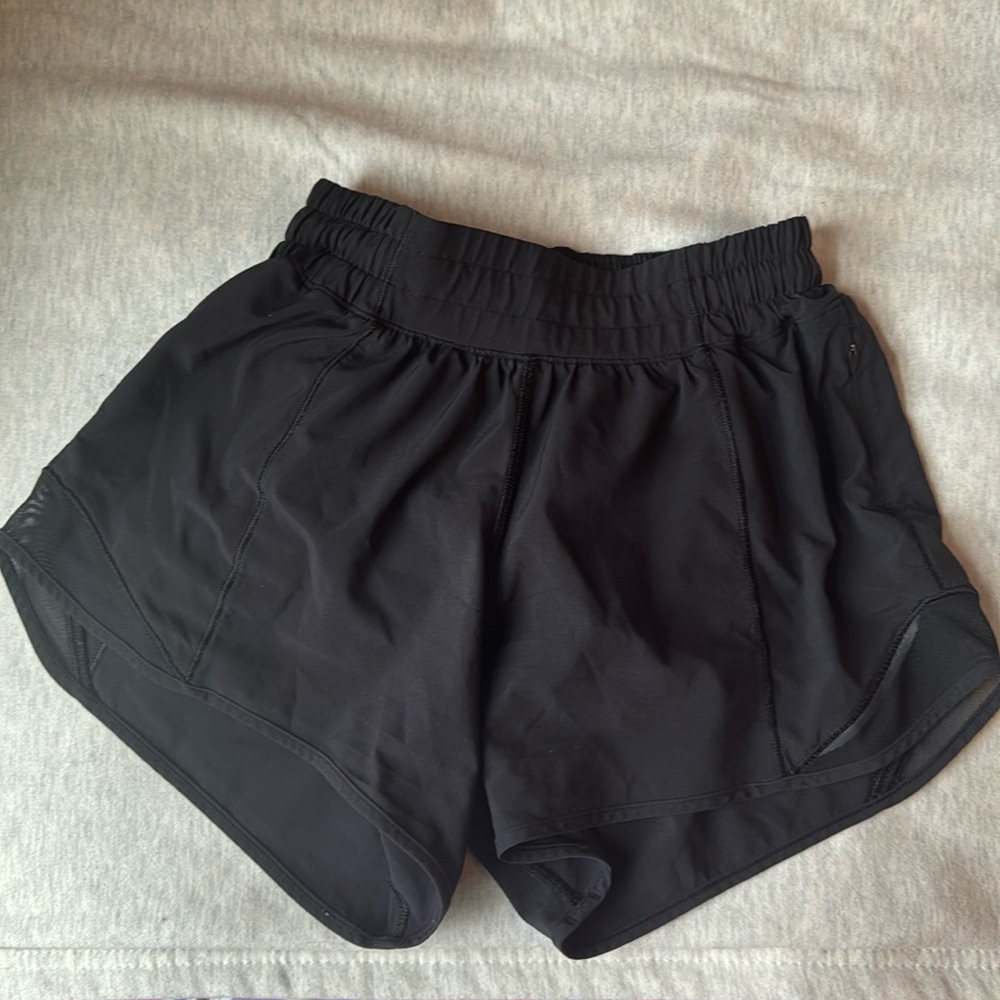 Lululemon Hotty Hot Size 2, 4 in Black